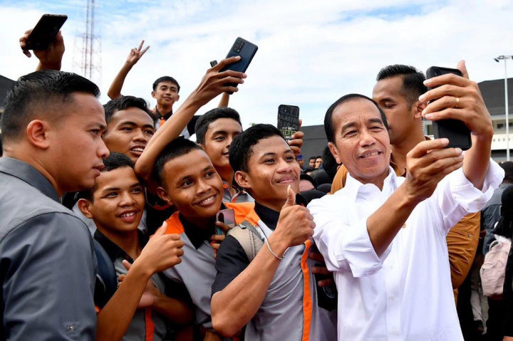 Pemerintah juga akan memberikan mobil listrik yang dapat dipergunakan untuk bahan praktik di SMKN 1 Rangas. 