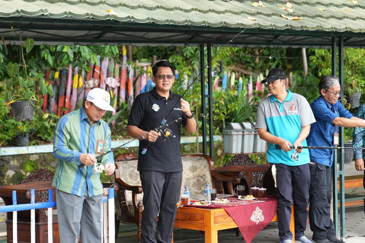 Wakil Bupati Sleman, Danang Maharsa kepada wartawan, Selasa menjelaskan terjadinya peningkatan produksi itu tidak lepas dari pemanfaatan teknologi modern budidaya perikanan yang diimplementasikan oleh kelompok-kelompok pembudidaya ikan di Sleman.