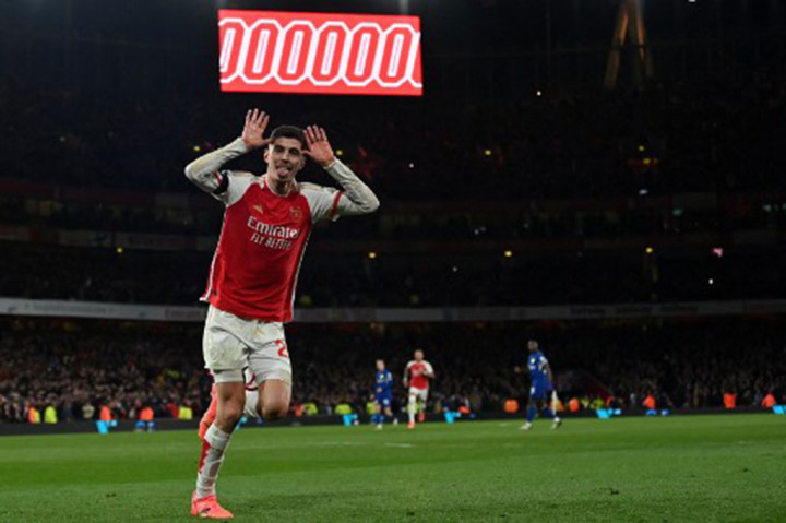 Berselang lima menit, Arsenal sukses menambah keunggulan setelah umpan Martin Odegaard dikonversikan menjadi gol Kai Havertz sehingga skor berubah menjadi 3-0.