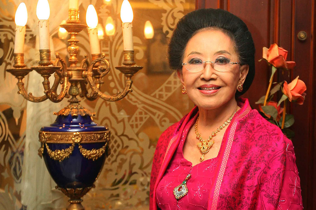Mooryati merupakan cucu Raja Kasunanan Surakarta Paku Bowono X yang memulai bisnis jamu pada 1975 dan mendirikan Mustika Ratu pada 1978.