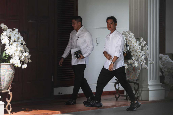 Wakil Presiden Terpilih Gibran Rakabuming Raka tiba di kediaman Presiden Terpilih Prabowo Subianto, Jalan Kertanegara, Jakarta Selatan, Rabu, 24 April 2024.