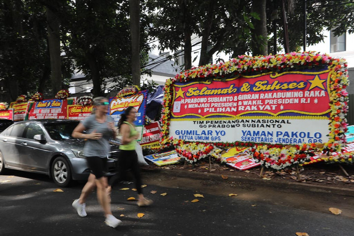 KPU menetapkan Prabowo-Gibran sebagai presiden dan wapres terpilih sesuai berdasarkan Pasal 4 Peraturan KPU (PKPU) Nomor 6 Tahun 2024, penetapan presiden dan wakil presiden terpilih harus dilakukan paling lambat 3 hari setelah putusan MK.