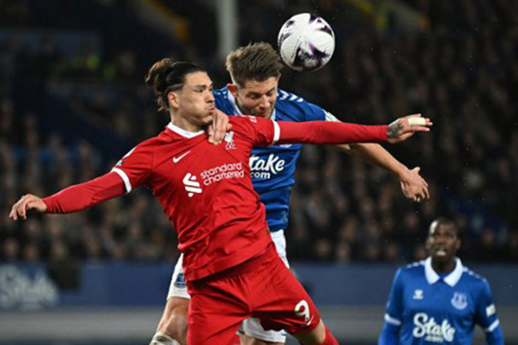 Tertinggal dua gol memaksa Jurgen Klopp melakukan pergantian sejumlah pemain. Namun upaya Liverpool di sisa waktu pertandingan tidak membuahkan hasil. Skor 2-0 untuk kemenangan Everton.