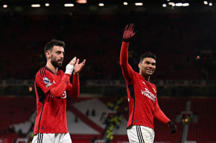 Dua gol di penghujung laga membawa Manchester United (MU) mengalahkan Sheffield United dengan skor 4-2 dalam pertandingan pekan ke-29 Liga Premier Inggris 2023/24 di Old Trafford pada Kamis, 25 April 2024 dini hari WIB.