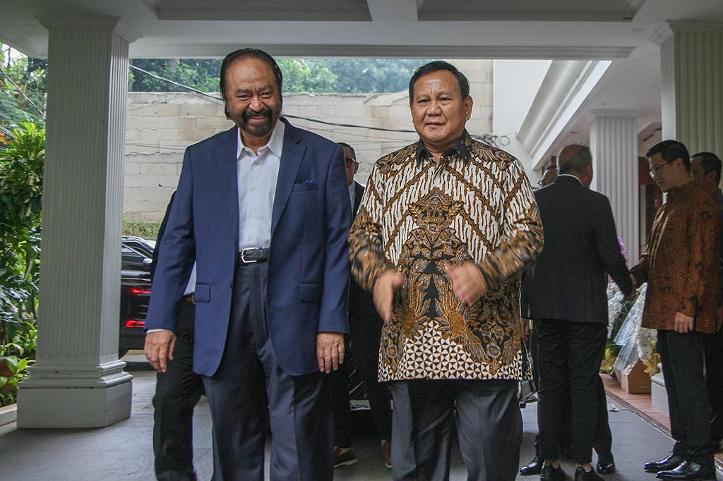 Surya Paloh mengatakan pertemuan dengan Prabowo terjadi dalam dua kapasitas. Yakni, mengunjungi presiden terpilih sekaligus Ketua Umum Partai Gerindra serta sahabat lama.