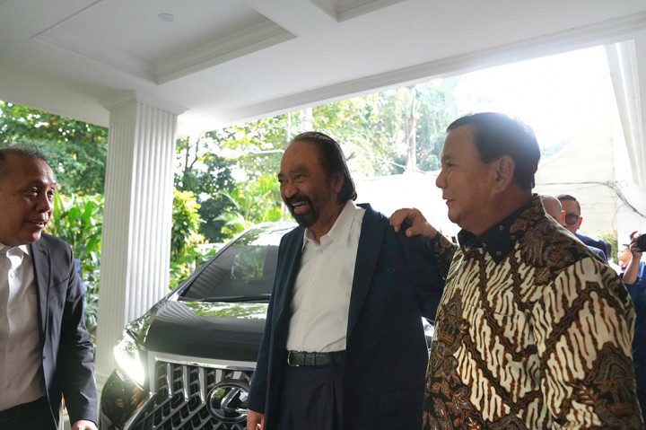 Pertemuan antara Ketua Umum Partai NasDem Surya Paloh dengan Presiden terpilih 2024 Prabowo Subianto selesai. Prabowo mengapresiasi kedewaan Surya Paloh dalam berpolitik.