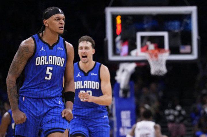 Magic memberikan rekor kekalahan terburuk bagi Cavaliers di babak playoff dengan defisit hingga 38 poin, sekaligus memperpendek jarak ketertinggalan mereka menjadi 1-2 pada seri tujuh laga playoff.