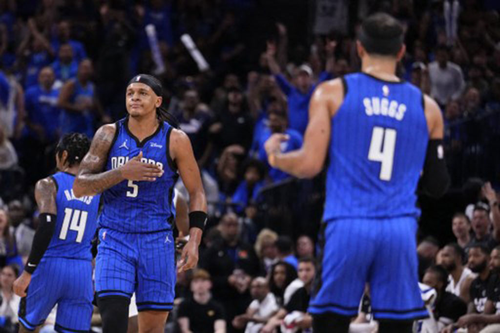 Magic bahkan memiliki kesempatan untuk menyamakan kedudukan menjadi 2-2 karena masih akan bermain di kandang sendiri pada laga keempat yang digelar Minggu, 28 April.