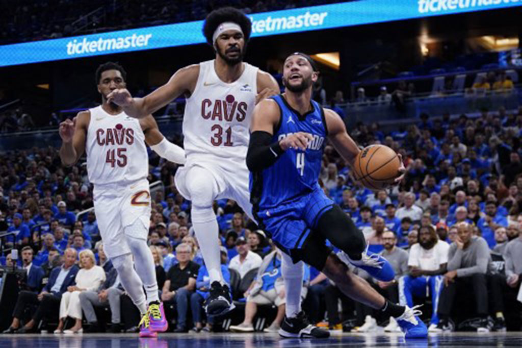 Jalen Suggs menambahkan 24 poin dan Franz Wagner turut menyumbang 16 poin untuk Magic.