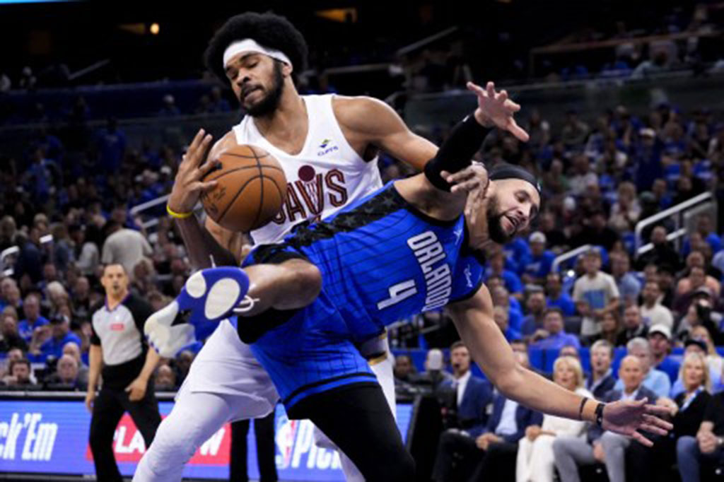 Di tubuh Cavaliers, Jarrett Allen mencetak 15 poin yang merupakan poin tertinggi bagi timnya. Caris LeVert juga mencatat 15 poin, sementara pemain bintang mereka Donovan Mitchell hanya mengumpulkan 13 poin.