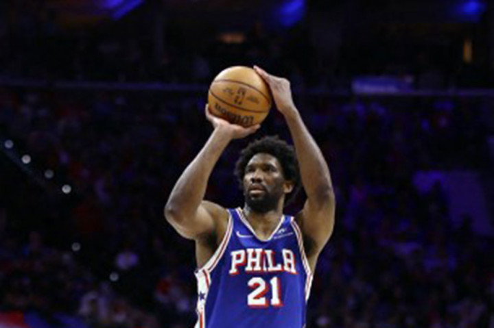 Jumlah free throw yang diberikan kepada Embiid bahkan lebih banyak dari seluruh free throw yang dimiliki oleh New York Knikcs yang hanya 19 kali.