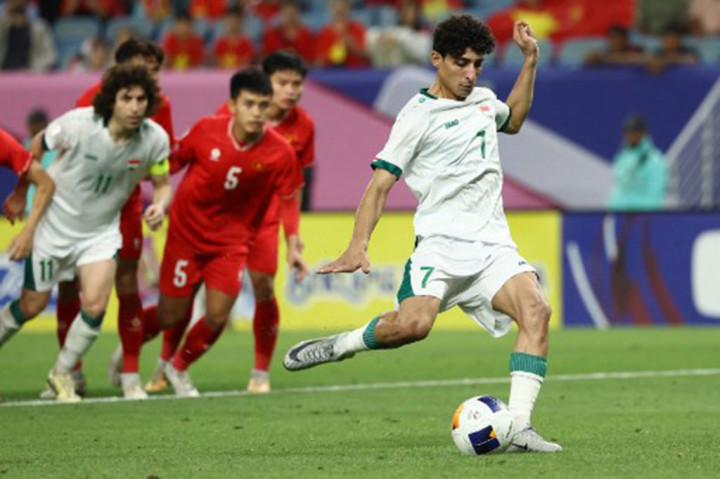 Pada laga perempat final Irak mampu mengalahkan Vietnam dengan skor 1-0 berkat tendangan penalti Ali Jasim.