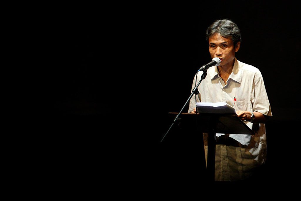 Beberapa karyanya yang dikenal di antaranya Celana (1999), Celana Pacarkecilku di Bawah Kibaran Sarung (2007), Di Bawah Kibaran Sarung (2001), Pacarkecilku (2002), hingga Telepon Genggam (2003). Terbaru karyanya dirilis dalam bentuk buku pada 2020 bertajuk Perjamuan: Khong Guan: Kumpulan Puisi. Di media sosial ia dikenal menggemakan pesan #SelamatMenunaikanIbadahPuisi.