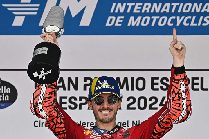Kemenangan bagi juara bertahan MotoGP itu sekaligus menjadi kemenangan beruntun ketiganya di Grand Prix Spanyol. 