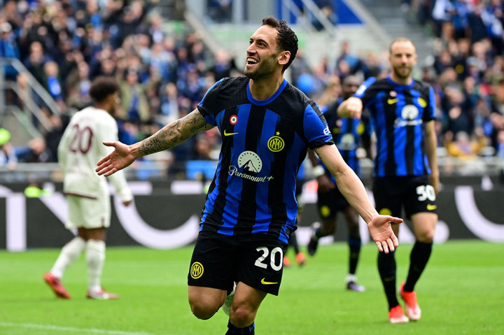 Tameze diganjar kartu merah oleh wasit karena melakukan pelanggaran keras kepada Henrikh Mkhitaryan pada menit ke-49. Setelah itu, Inter membuka keunggulan lewat aksi Hakan Calhanoglu yang menuntaskan umpan Mkhitaryan pada menit ke-56.