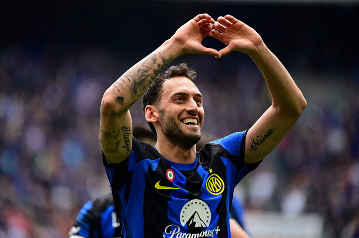 Tidak perlu waktu lama bagi Inter untuk menggandakan keunggulan karena Calhanoglu sukses mencetak gol lagi lewat tendangan penalti pada menit ke-60 gegara Marcus Thuram dilanggar Matteo Lovato di kotak terlarang. Dengan begitu, Inter menang 2-0.