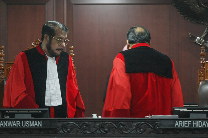 Sidang dengan agenda pemeriksaan pendahuluan ini akan digelar hingga 3 Mei 2024. Sidang digelar secara paralel di tiga ruang sidang MK di Gedung I dan II MK, serta disiarkan secara langsung melalui kanal YouTube Mahkamah Konstitusi RI.