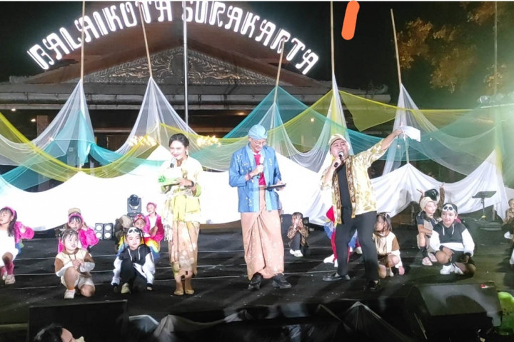 Sekaligus dalam kegiatan seni budaya tari memperingati Hari Tari Dunia yang jatuh pada 29 April itu, dia juga perlu mengucapkan selamat atas keberhasilan Kota Solo masum sebagai jejaring Creative Cities Network (CCN) dari Unesco.