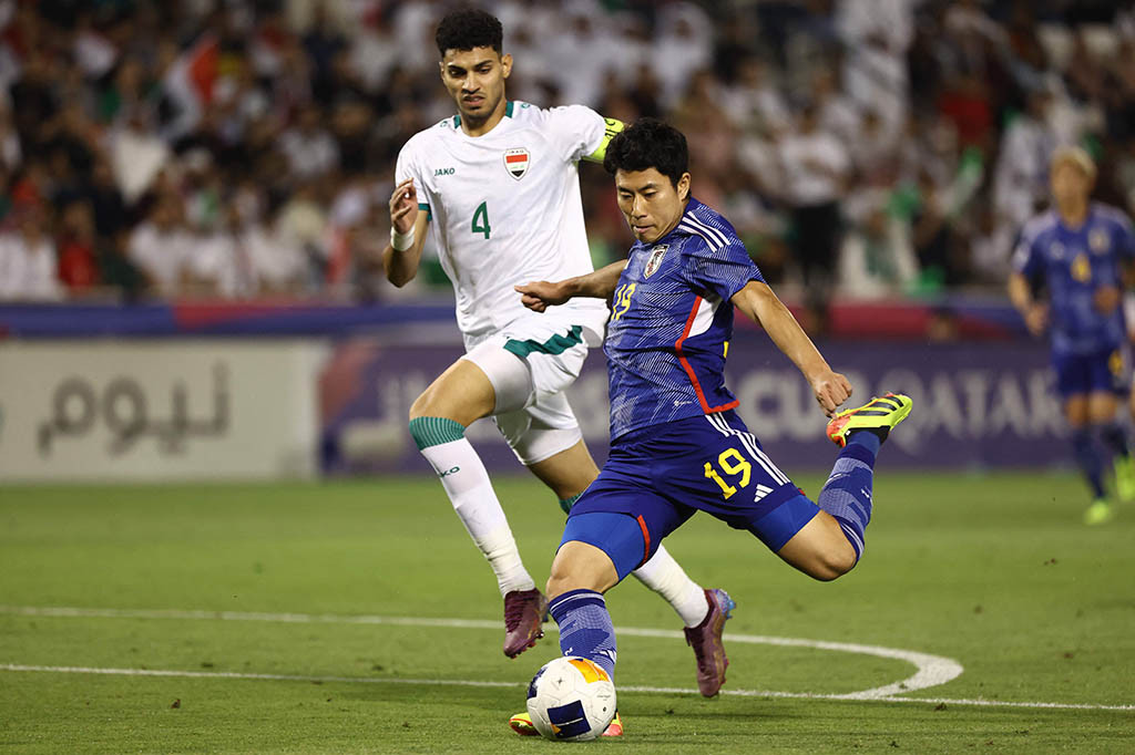 Jepang berhasil memecahkan kebuntuan melalui kaki Mao Hosoyo pada menit ke-28. Hosoyo berhasil lolos dari pengawalan pemain belakang dan jebakan offside. Dia kemudian membawa bola sebelum melepaskan tendangan mendatar tanpa bisa dijangkau kiper Irak. Samurai Biru unggul 1-0.