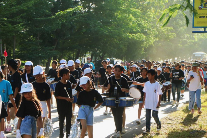 Jalan santai ini juga diikuti oleh para suster, guru, dan orang tua siswa. Kegiatan ini dalam rangka menyongsong Hari Ulang Tahun (HUT) Yayasan Bina Wirawan yang ke-50 yang akan dirayakan pada 29 September 2024. Bina Wirawan mewadahi sekolah-sekolah tersebut.