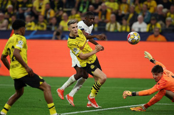 Pada menit ke-81, PSG mendapatkan peluang emas lewat Ousmane Dembele. Pemain Prancis itu menerima umpan tarik dari sisi kanan, tetapi tendangannya di kotak penalti masih belum mengarah ke gawang Dortmund.