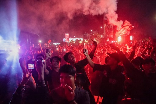 Gegap gempita penonton saat nobar di Stadion Patriot Chandrabaga, Bekasi.