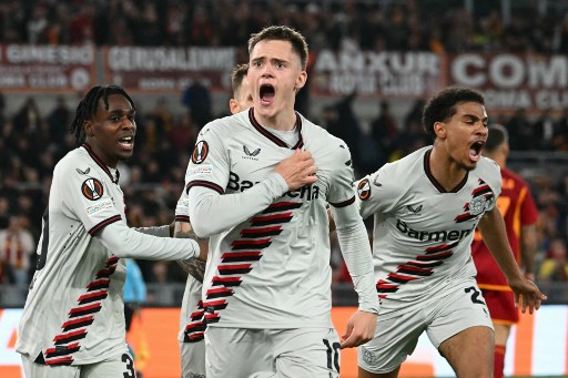 Leverkusen mencetak gol pertama pada menit ke-28. Berawal dari kesalahan Rick Karsdorp, bola direbut Alex Grimaldo. Dia kemudian mengumpan ke tengah kotak penalti yang dituntaskan Florian Wirtz untuk menaklukkan Mile Svilar.