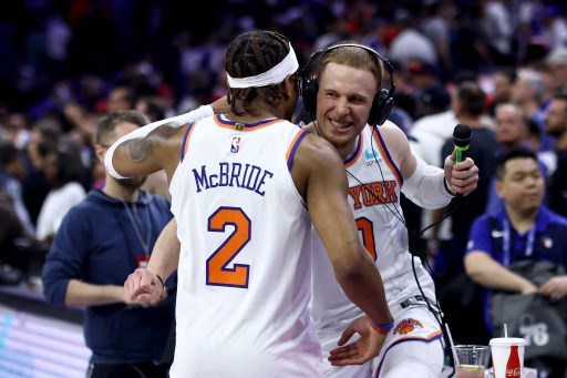 New York Knicks melaju ke babak semifinal NBA Wilayah Timur usai menyingkirkan Philadelphia 76ers dengan kedudukan 4-2 pada playoff putaran pertama yang berakhir di pertandingan keenam.
