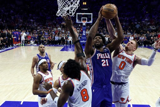 Bintang 76ers Joel Embiid menyelesaikan laga dengan 39 poin dan 13 rebound. Buddy Hield menyumbang 20 poin. 