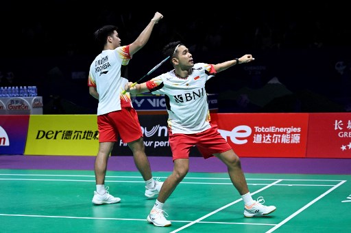Pasangan ganda putra baru Fajar Alfian/Daniel Marthin memastikan kemenangan 3-1 atas Korea Selatan, dan melanjutkan langkah mereka menuju babak semifinal Piala Thomas 2024.
