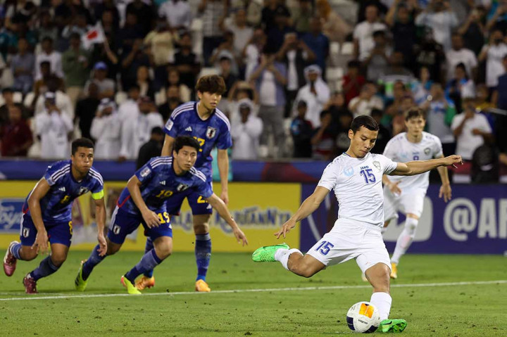 Uzbekistan memiliki peluang emas untuk menyamakan kedudukan, namun tendangan penalti Umarali Rahmonaliyev dapat diselamatkan Leo Kokubo. Kingga peluit panjang dibunyikan skor 1-0 tetap bertahan untuk kemenangan Jepang.