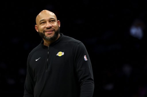 Los Angeles Lakers memecat pelatih kepala Darvin Ham setelah dua musim dengan catatan 90 menang dan 74 kalah sepanjang masa kepelatihannya.