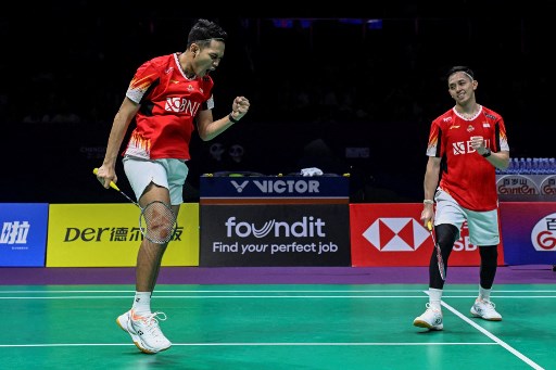 Ganda putra Fajar Alfian/Muhammad Rian Ardianto menggandakan keunggulan Indonesia atas Taiwan. Fajar/Rian menang atas Lee Yang/Wang Chi-Lin melalui rubber game 16-21, 21-19, 21-18 dalam tempo 63 menit.