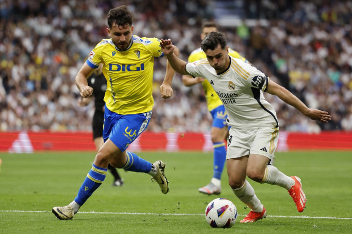 Kiper Courtois melakukan penyelamatan bagus untuk menggagalkan upaya Ramos pada awal babak kedua, dan pada menit ke-51 Real memecah kebuntuan. Modric mengirimkan umpan bagus ke tepi kotak penalti yang diterima Brahim Diaz, untuk kemudian bergerak masuk ke kotak penalti dan melepaskan sepakan melengkung bersarang ke sudut atas gawang Cadiz.