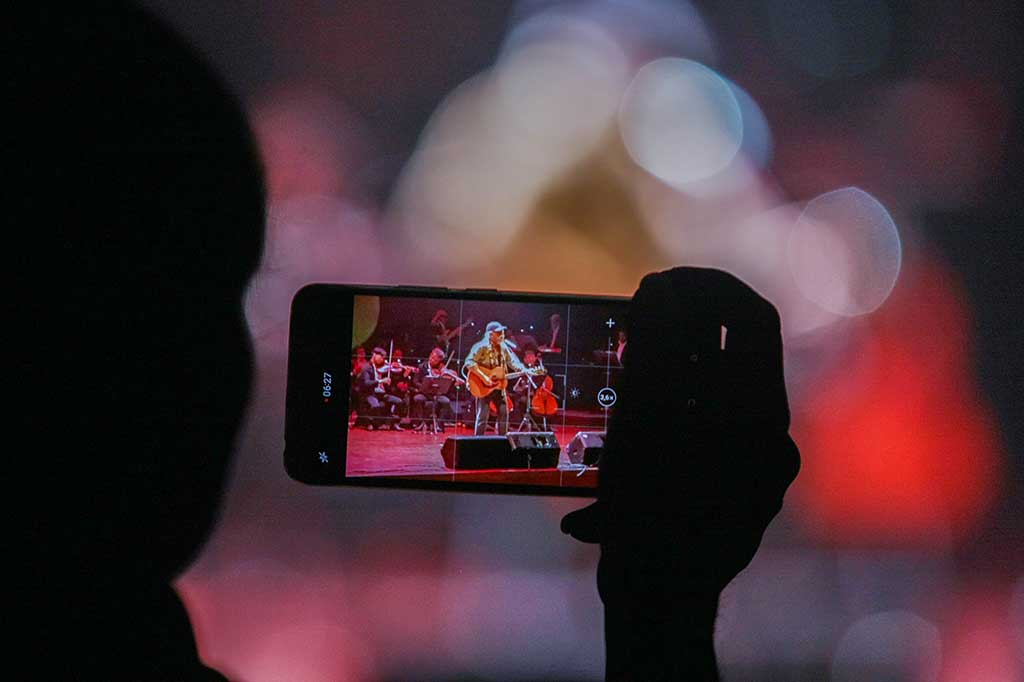 Persembahan konser yang bertema 'Merajut Kebangsaan' itu sebagai wujud penghargaan kepada group musik legendaris asal Papua 'Black Brothers' atas karya mereka pada era tahun 1970-an. 