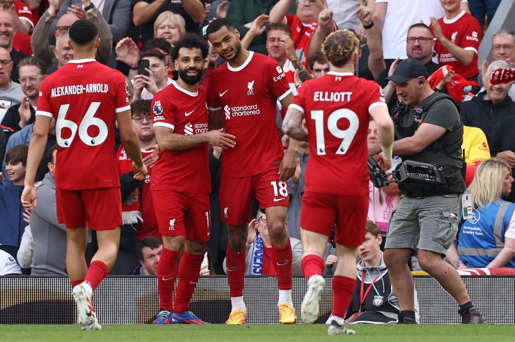 Gol ketiga tercipta pada menit ke-50. Elliott memberikan umpan terukur ke Gakpo yang berdiri di depan gawang. Penyerang asal Belanda itu menyambutnya dengan sundulan untuk memperdayai Vicario. Liverpool unggul 3-0.