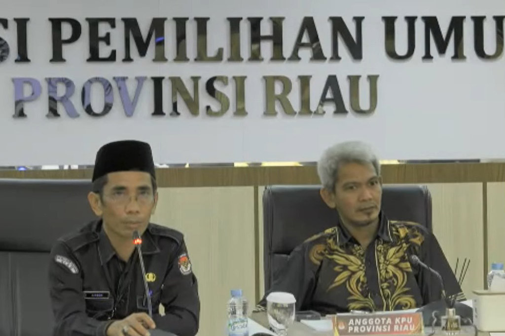 Ketua Divisi Teknis Penyelenggaraan Pemilu KPU Riau Nahrawi mengatakan berdasarkan Undang-Undang Republik Indonesia Nomor 10 Tahun 2016 mengungkapkan bahwa syarat dukungan calon perseorangan pencalonan Gubernur dan Wakil Gubernur Riau adalah 8,5 % dari jumlah DPT terakhir.