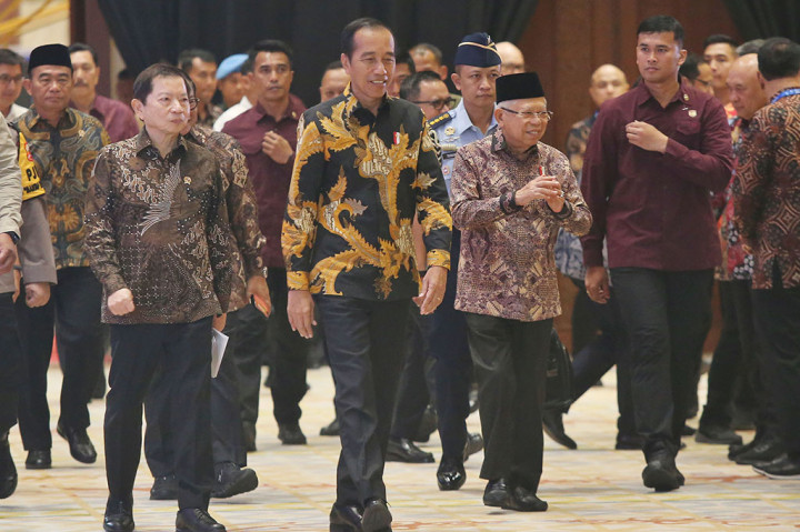 Presiden meminta agar penyusunan program-program RKP harus sinkron atau sejalan antara agenda pemerintah pusat dan pemerintah daerah.