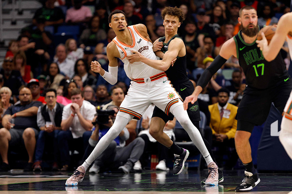 Wembanyama adalah pilihan dengan suara bulat, memperoleh semua 99 suara tempat pertama, pilihan pendatang baru pertama dengan suara bulat sejak Karl-Anthony Towns pada 2016.