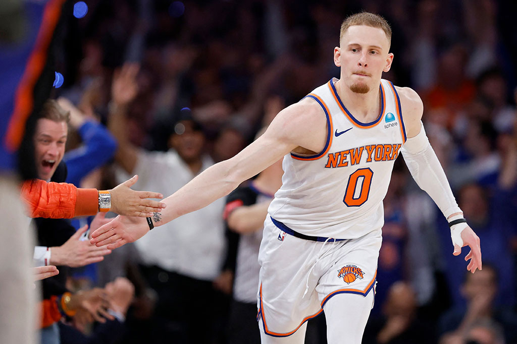 Donte DiVicenzo menambahkan 25 poin untuk Knicks, disusul oleh Josh Hart yang menambah 24 angka dan juga membantu lewat 13 rebound serta 8 assist. OG Anunoby dan Isaiah Hartenstein sama-sama mencetak 13 poin.