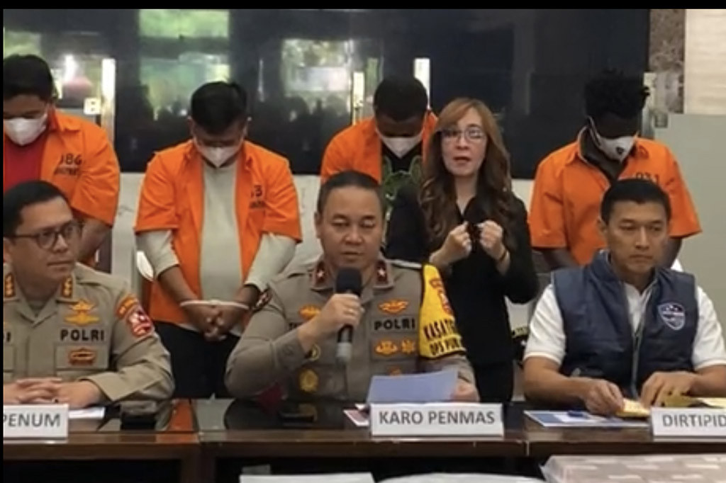 Direktorat Tindak Pidana Siber (Dittipidsiber) Bareskrim Polri mengungkapkan peran lima tersangka email palsu pada perusahaan Kingsford Huray Development di Singapura. Mereka bersengkongkol dan sempat meraup Rp32 miliar dari praktik kotor tersebut.