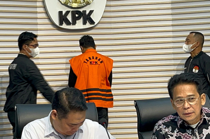 Penahanan itu dilakukan atas kebutuhan penyidikan. Upaya paksa itu bisa ditambah jika penyidik membutuhkan waktu tambahan untuk melengkapi berkas perkara.