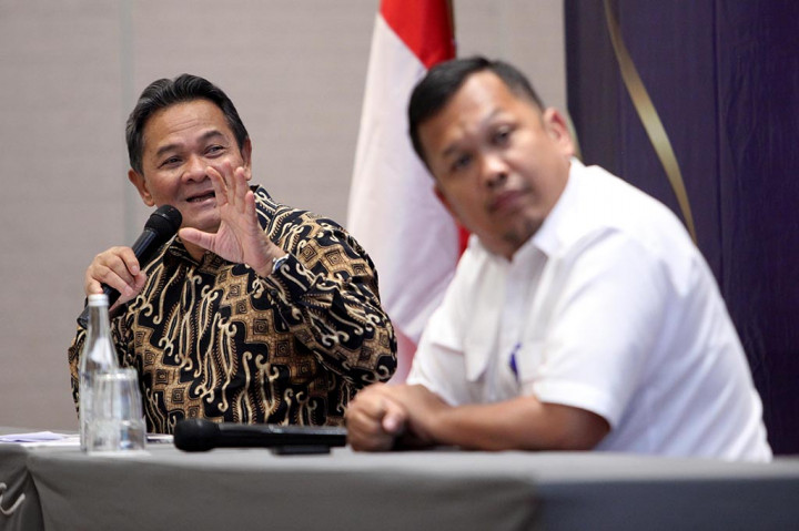 Heddy menjelaskan kasus ini cukup menyita perhatian publik. Sehingga DKPP melakukan penanganan yang berbeda terhadap kasus yang dilayangkan seorang perempuan petugas panitia pemilihan luar negeri (PPLN).