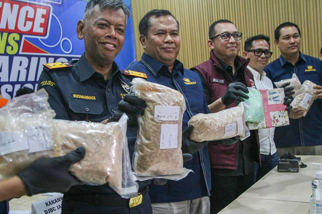 Direktorat Jenderal Bea dan Cukai (DJBC) Kementerian Keuangan dan Bareskrim Polri menggagalkan dua upaya penyelundupan narkotika jenis ekstasi melalui barang kiriman.