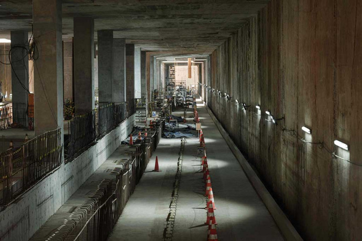 Ahmad menuturkan pembangunan Stasiun Monas telah masuk ke tahap pekerjaan pengecoran ruang bawah tanah (box jacking) segmen ke-3 dari total lima segmen untuk pintu masuk (entrance) 1 Jalan Museum.