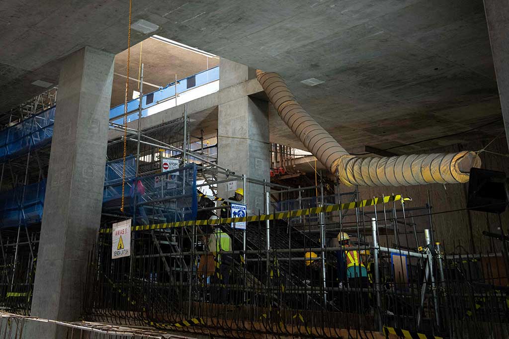 Per 25 April 2024, perkembangannya sudah mencapai 51,45 persen dengan pekerjaan di Stasiun Glodok meliputi initial driving mesin bor terowongan (tunnel boring machine/TBM) 1 di sisi utara stasiun, perakitan TBM 2 di sisi selatan, pengiriman segmen terowongan dan tangga stasiun.