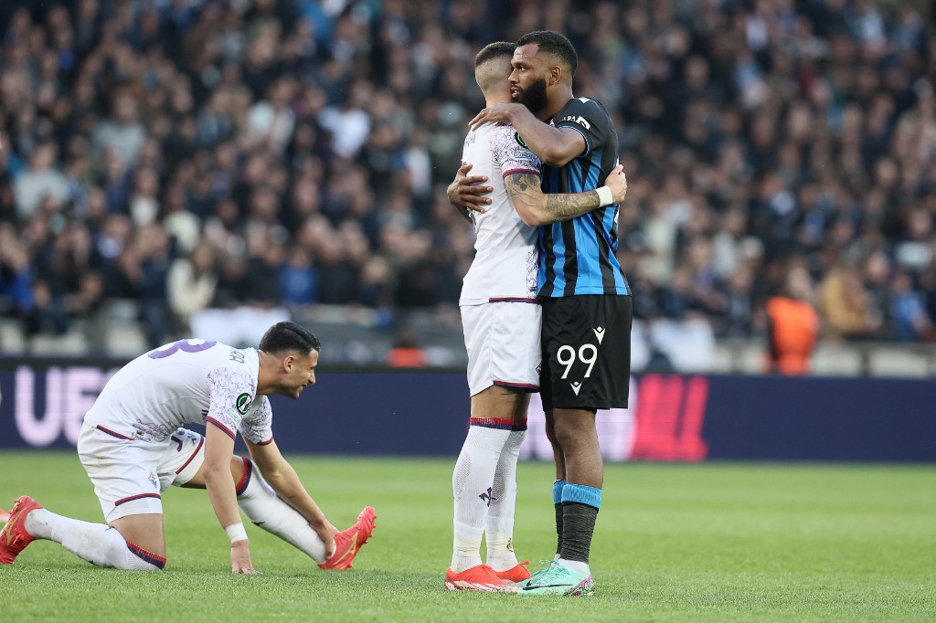 Fiorentina berhak melaju ke final Liga Conference Eropa 2023/24 setelah menang agregat 4-3.