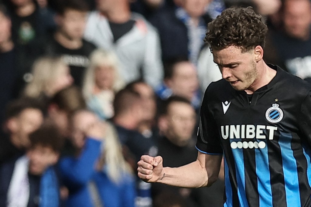 Pada menit ke-20, Club Brugge membuka keunggulan lewat gol Maxim de Cuyper yang mencatatkan namanya di papan skor. Vanaken memberikan umpan silang yang berhasil disundul De Cuyper menjadi gol. Skor menjadi
1-0.