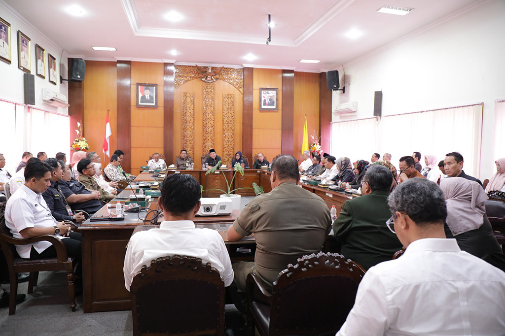 Pada sisa waktu kepemimpinan yang ada, Subandi meminta membenahi apa yang kurang,Â  dan meneruskan program yang sudah berjalan baik. Subandi juga menyinggung perbaikan jalan di Kabupaten Sidoarjo tetap menjadi prioritas, terutama jalan yang bersifat urgent.