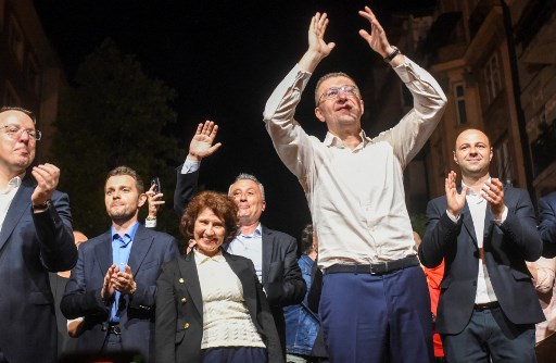 Gordana yang didukung kelompok konservatif yang mendapatkan keuntungan di tengah ketidakpuasan masyarakat karena lambatnya perjalanan Makedonia Utara menjadi anggota Uni Eropa dan lesunya perekonomian.